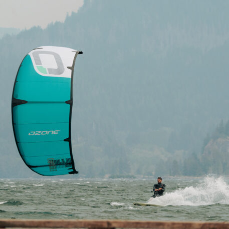 Ozone Enduro V4 Kiteboarding Kite, Light Blue/White, 12m - Image 2