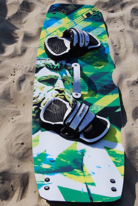 Spleene RS Line Kiteboard Complete With Bindings, Fins, and All Hardware - Image 3